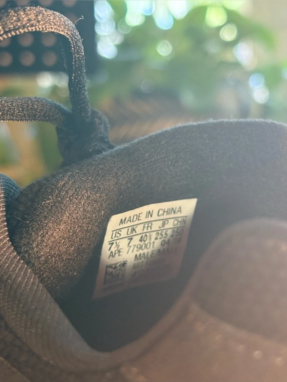 adidas Yeezy Boost 700 V2 Men's Sneakers - Black size 7.5